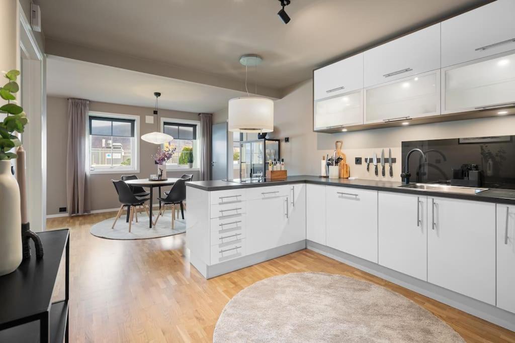 Aurora Luxury Apartment 特罗姆瑟 外观 照片